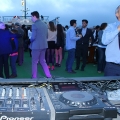 Animação turística em evento cultural com público e performers